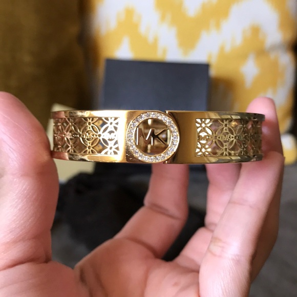 ✨Michael Kors Gold Bracelet✨ - Picture 2 of 7